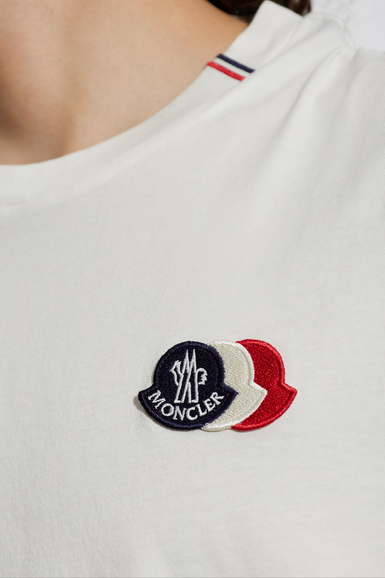 White T-shirt with logo patch Moncler - Vitkac GB